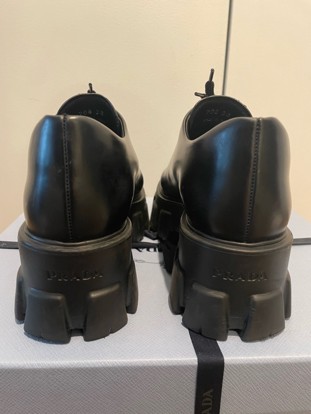 Prada Monolith brushed leather lace-up shoes in black Size EU 38 Earlier version - Picture 6 of 15